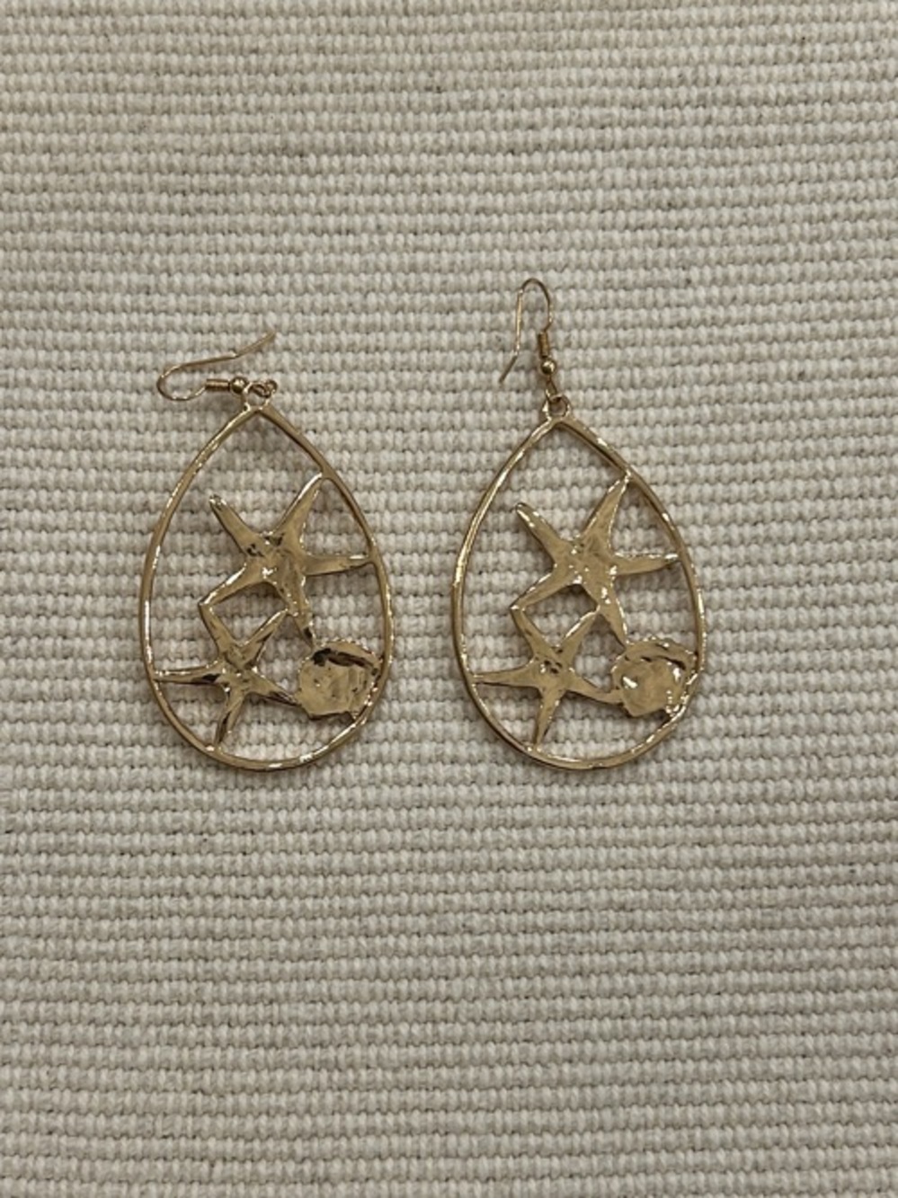 Gold Starfish & Shell Teardrop Earrings - Picture 2 of 4